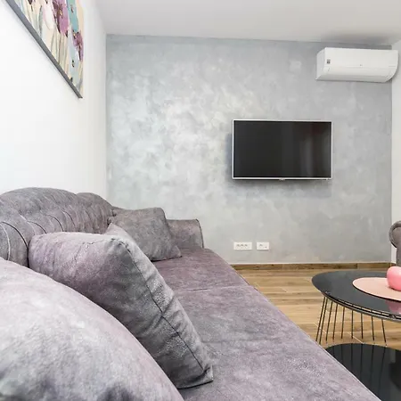 Apartament Andrea *